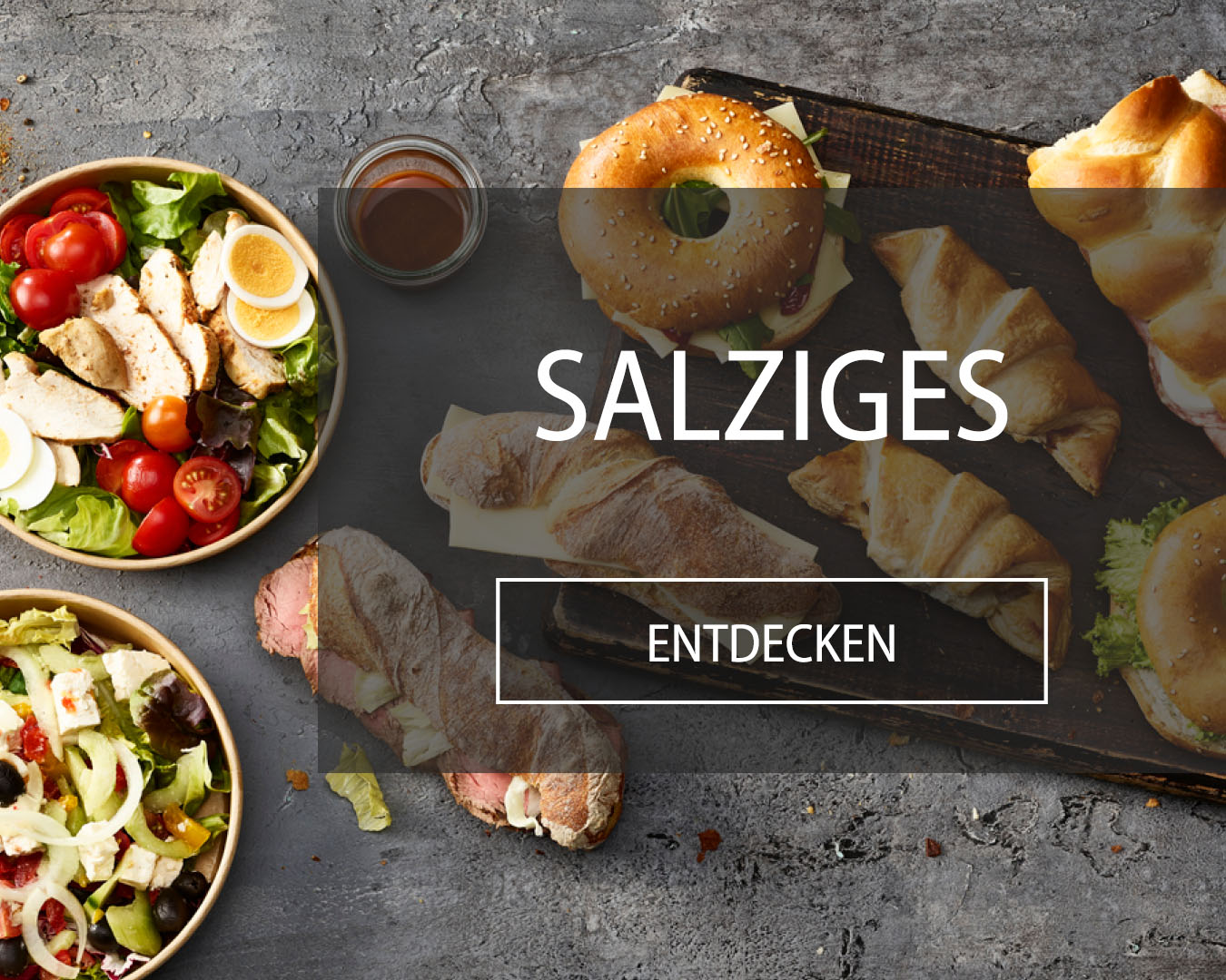 Salate, Sandwiches und Schinkengipfeli aus dem Take-Away Sortiment.